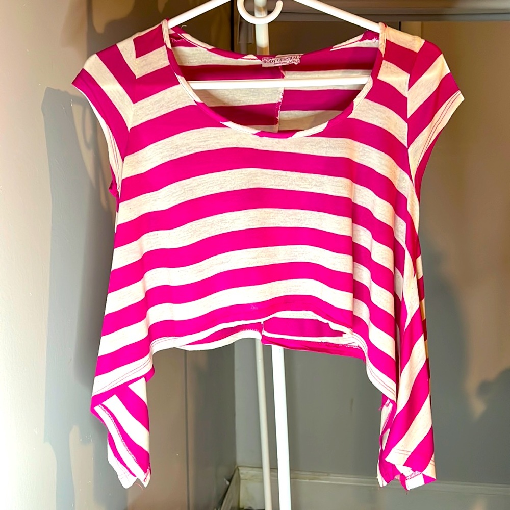 🌞 Body Central- Pink and White Striped Asymmetrical Crop Top Size: Small